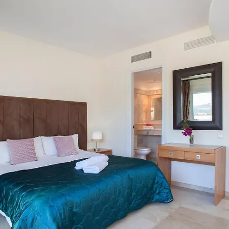 Semesterbostad Mediterranean Townhouse Calagolf